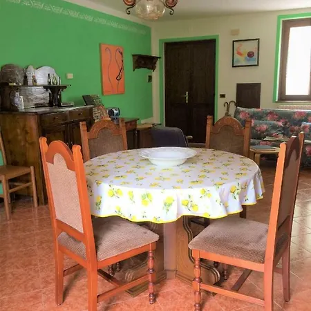 Apartament Acero Rosso