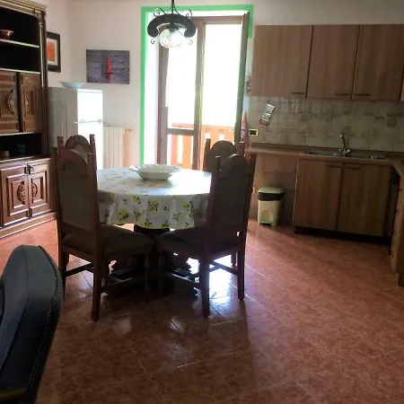 Acero Rosso Apartman San Colombano